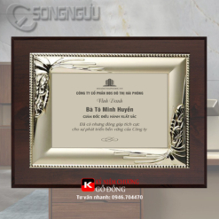 Alternative view of Bảng vinh danh sự cống hiến