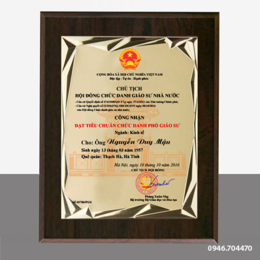 Bảng vàng vinh danh giáo sư