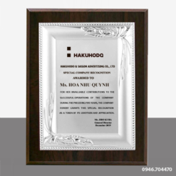 Bảng vinh danh màu bạc 23cm x 28cm