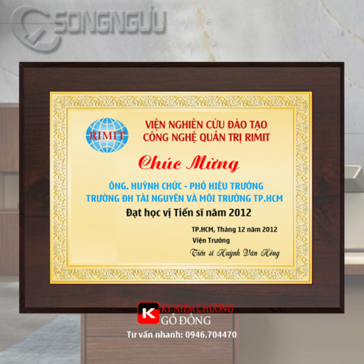 Alternative view of Kỷ niệm chương chúc mừng gỗ đồng