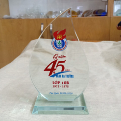 Alternative view of Kỷ niệm chương chiếc lá cao 18cm