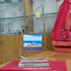 Kỷ niệm chương tri ân cánh buồm
