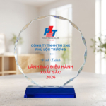 Kỷ niệm chương pha lê vinh danh lãnh đạo diều hành xuất sắc
