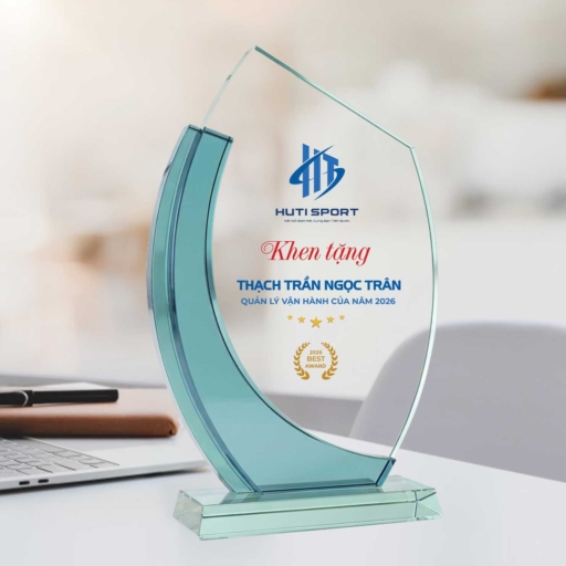 Kỷ niệm chương khen tặng nhân viên quản lý vận hành của năm