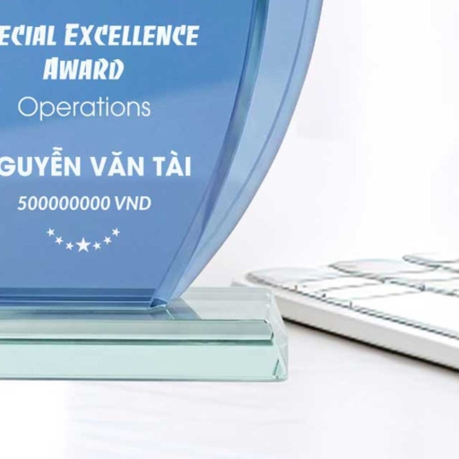 Alternative view of Kỷ niệm chương khen thưởng nhân viên đạt doanh số kinh doanh phù hợp doanh nghiệp lĩnh vực thương mại sản xuất
