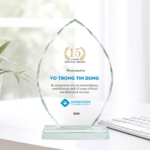 Kỷ niệm chương khen thưởng cá nhân 15 năm gắn bó và cống hiến phù hợp doanh nghiệp lĩnh vực phân phối công nghệ bán lẻ