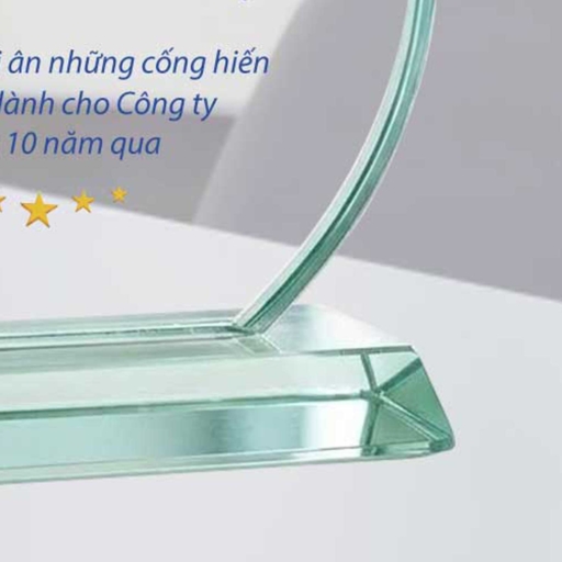 Alternative view of Kỷ niệm chương ngọn lửa vinh danh nhân viên 10 năm gắn bó
