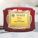 Kỷ niệm chương tri ân trong những hoạt động giáo dục