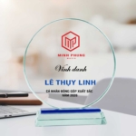 Kỷ niệm chương hình tròn vinh danh cá nhân xuất sắc của năm