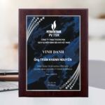 Bảng vinh danh tri ân nhân viên 10 năm công hiến cho công ty